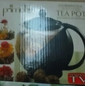 Tea pot
